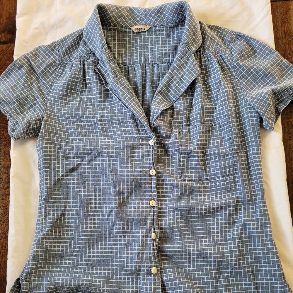Fossil Short-Sleeve Button Down Xs - image 1